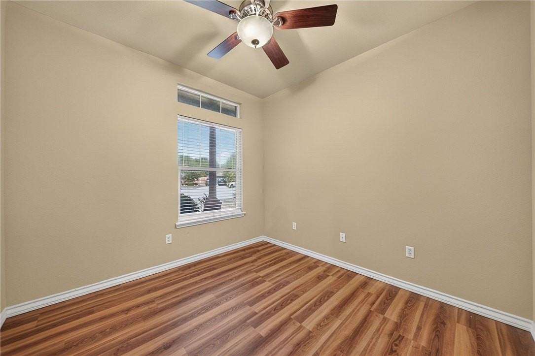 7010 Trantella Ct - Photo 5 of 32