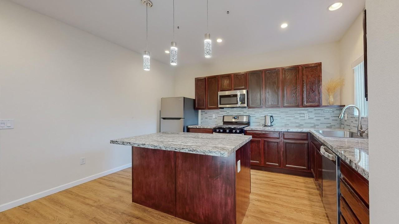 9319 Vista Del Valle - Photo 7 of 38