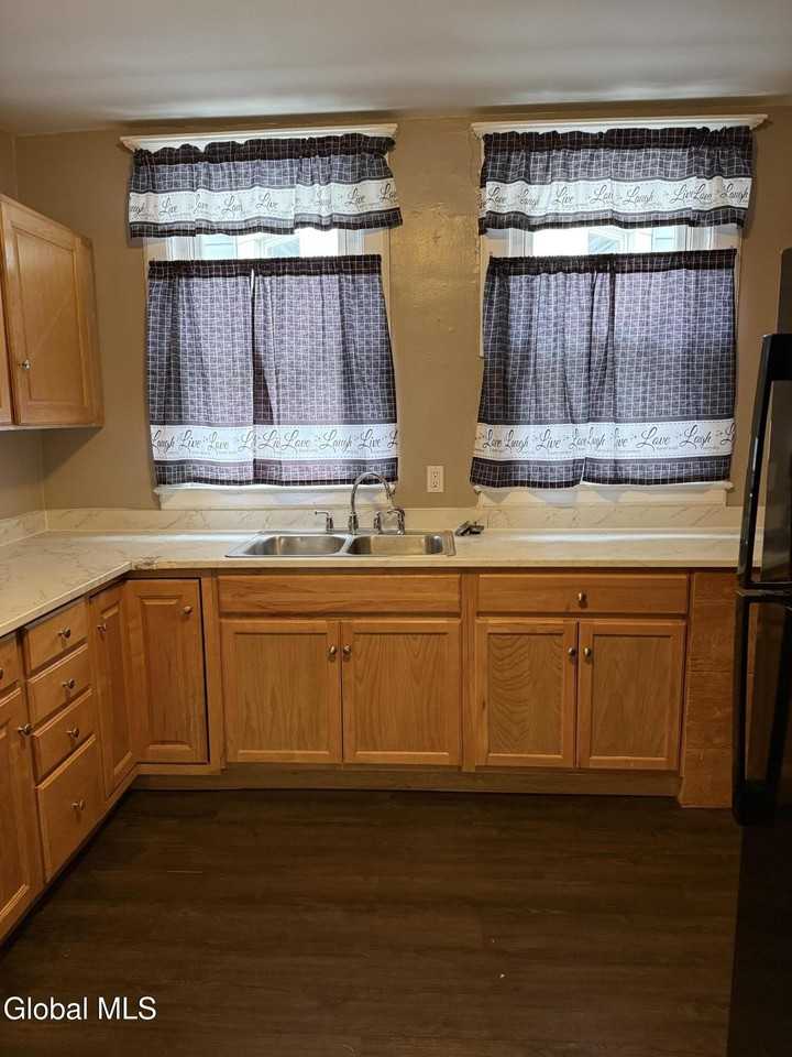 430 2nd Ave #2 - Photo 4 of 24