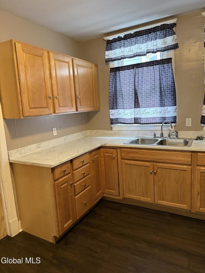 430 2nd Ave #2 - Photo 5 of 24