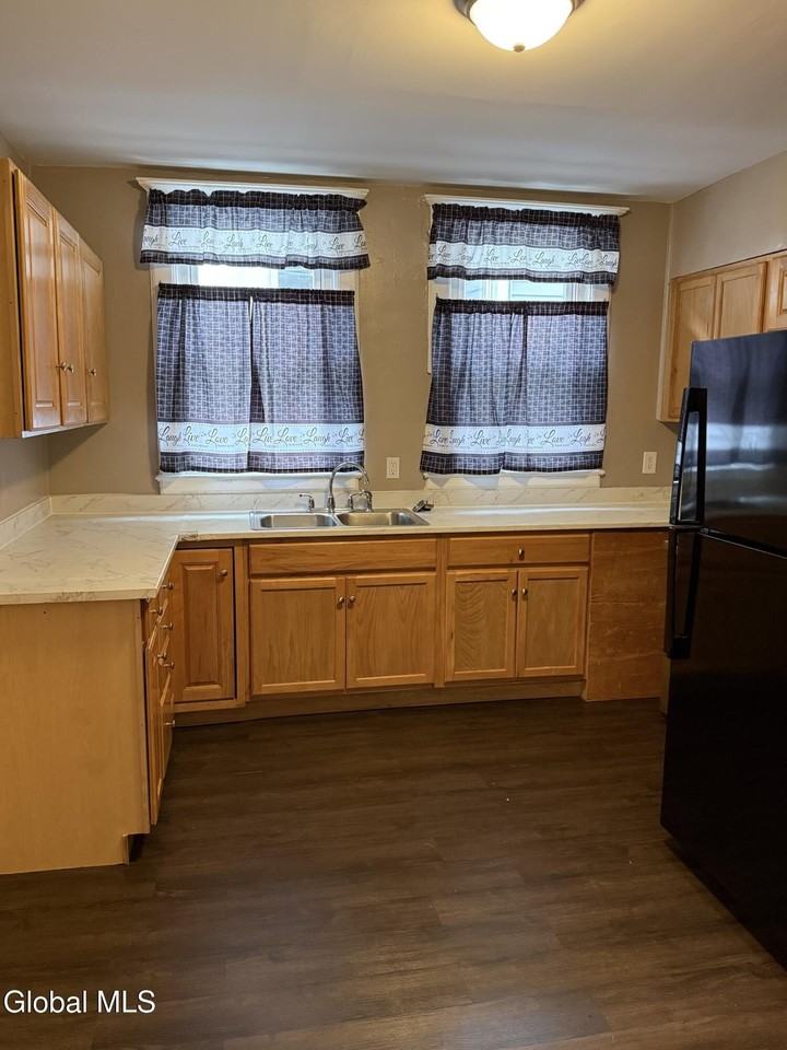 430 2nd Ave #2 - Photo 7 of 24