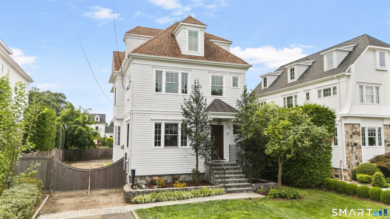 484 Rowland Rd - Photo 2 of 24