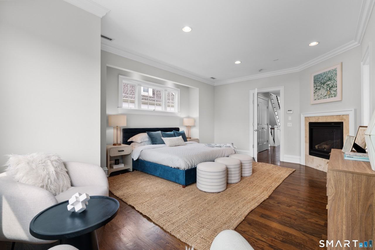 484 Rowland Rd - Photo 5 of 24
