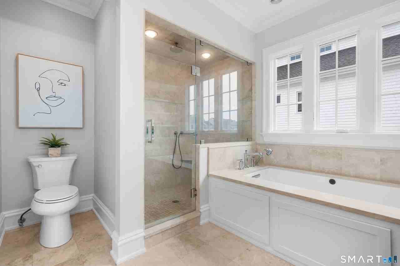 484 Rowland Rd - Photo 6 of 24