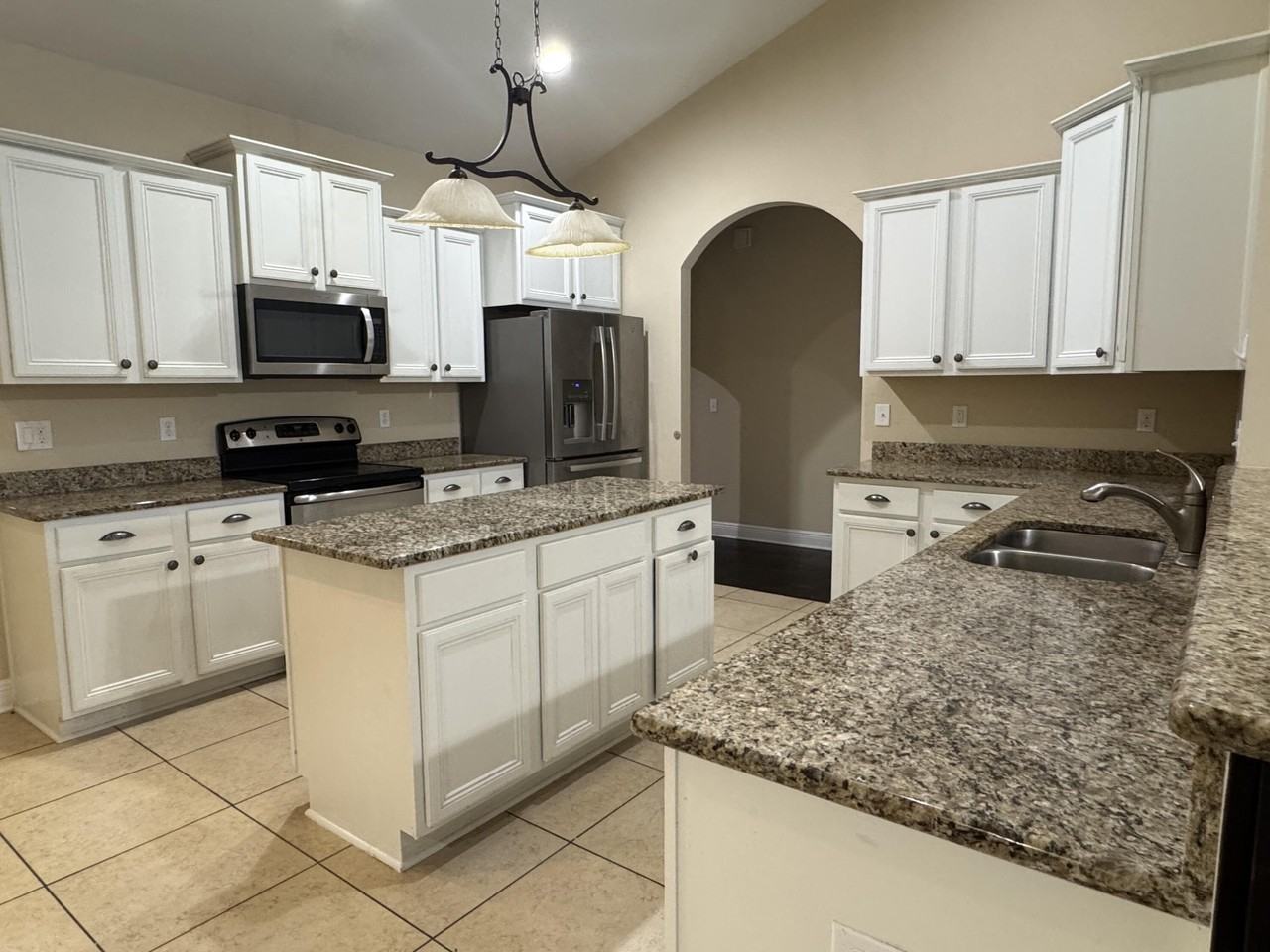 87 Whispering Lake Dr - Photo 4 of 23