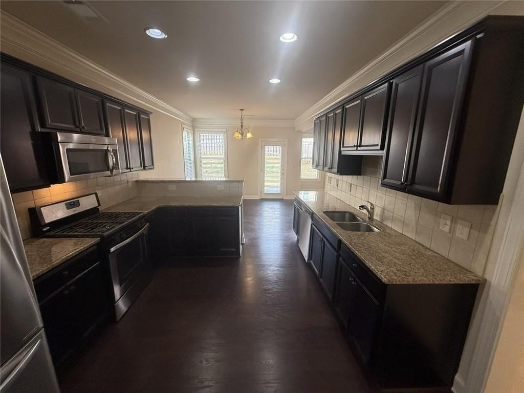 5085 Breezewood Cir - Photo 2 of 42