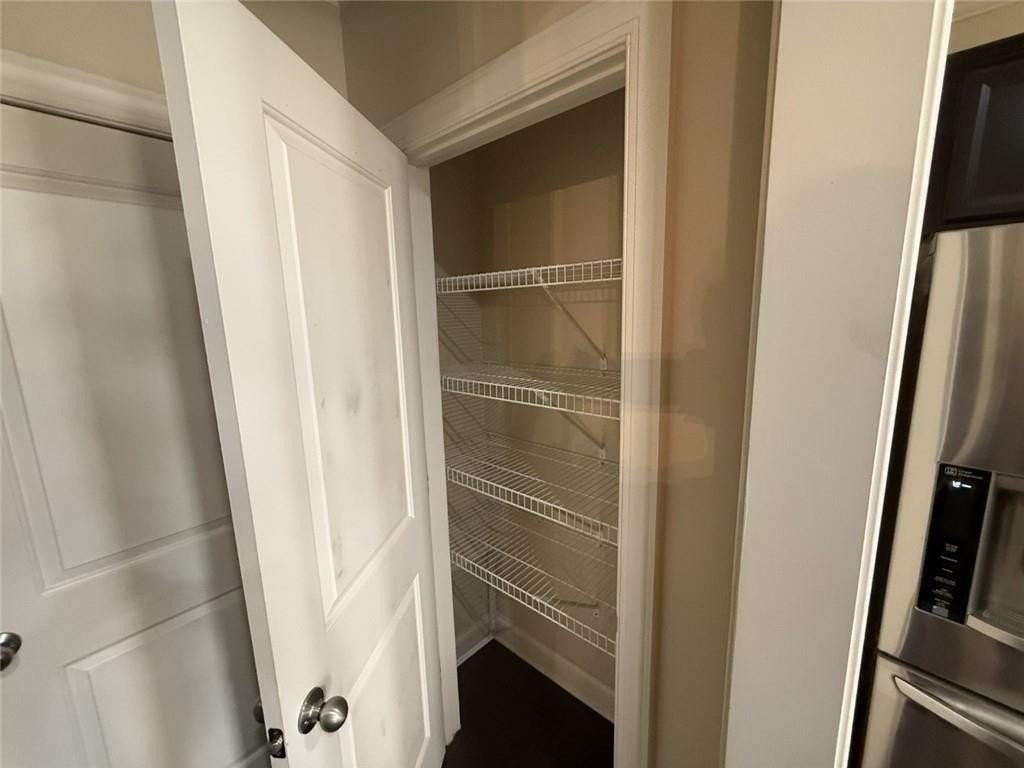 5085 Breezewood Cir - Photo 6 of 42