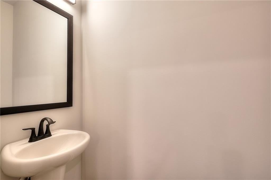 29 Crest Dr #4 - Photo 7 of 30
