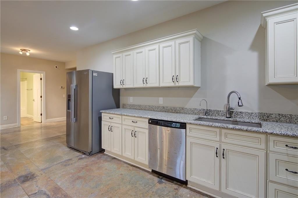8365 Wallace Wood Rd - Photo 5 of 22