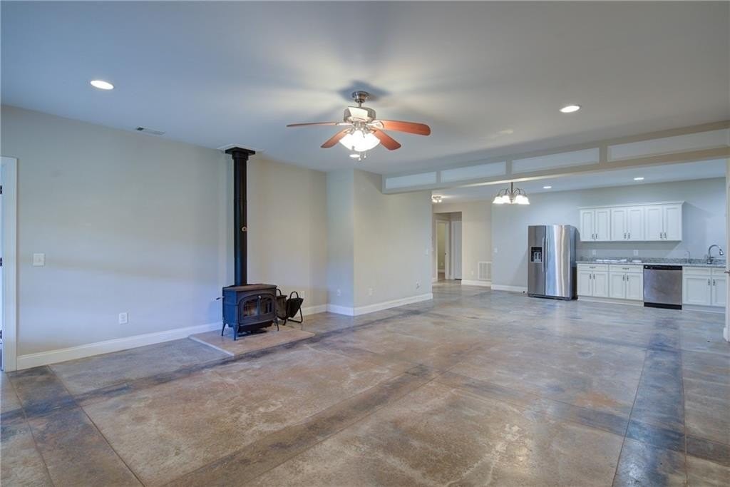 8365 Wallace Wood Rd - Photo 7 of 22