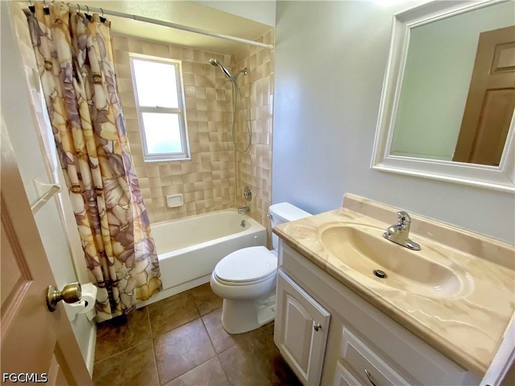 1309 Sw Santa Barbara Pl - Photo 5 of 7