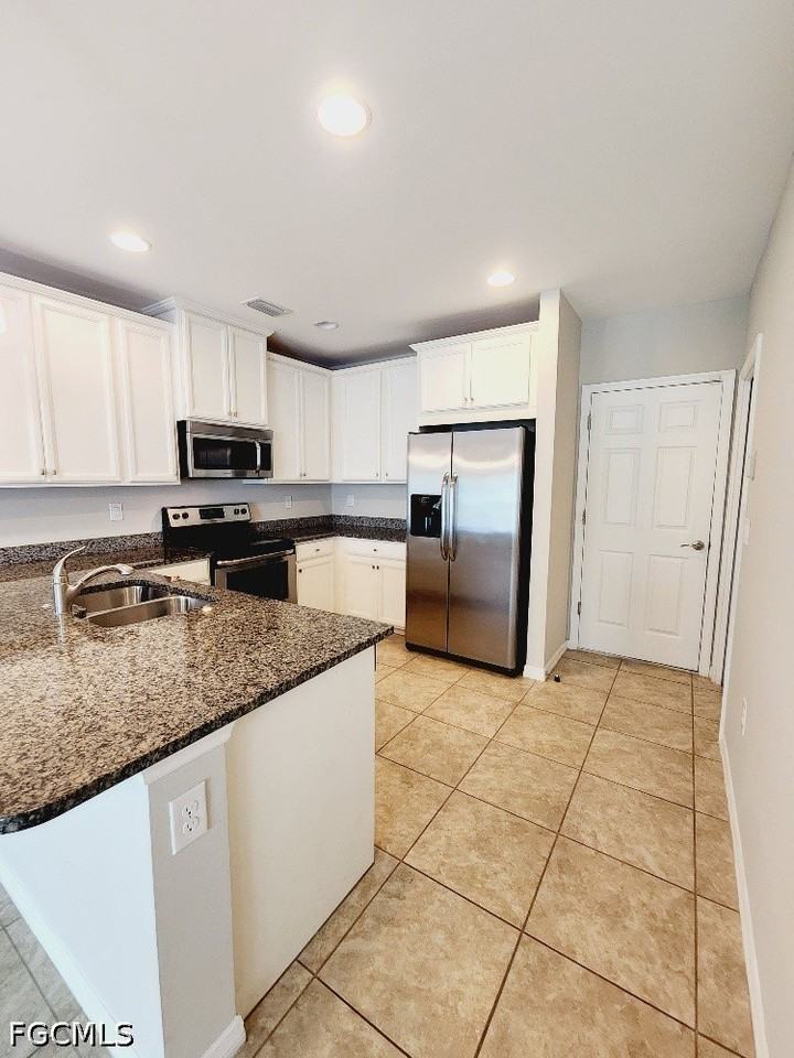 3882 Tilbor Cir - Photo 4 of 24