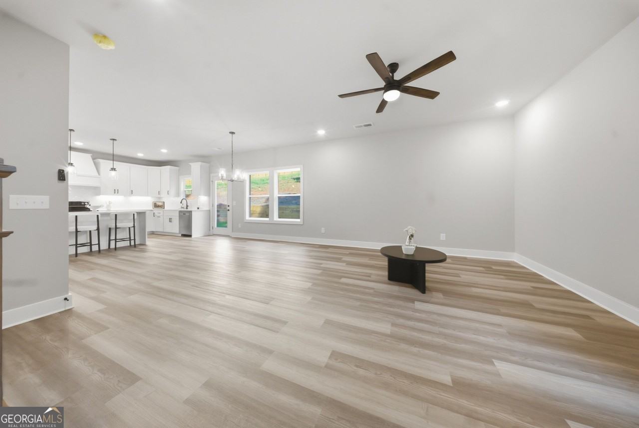 3035 Hamilton Rd - Photo 3 of 19