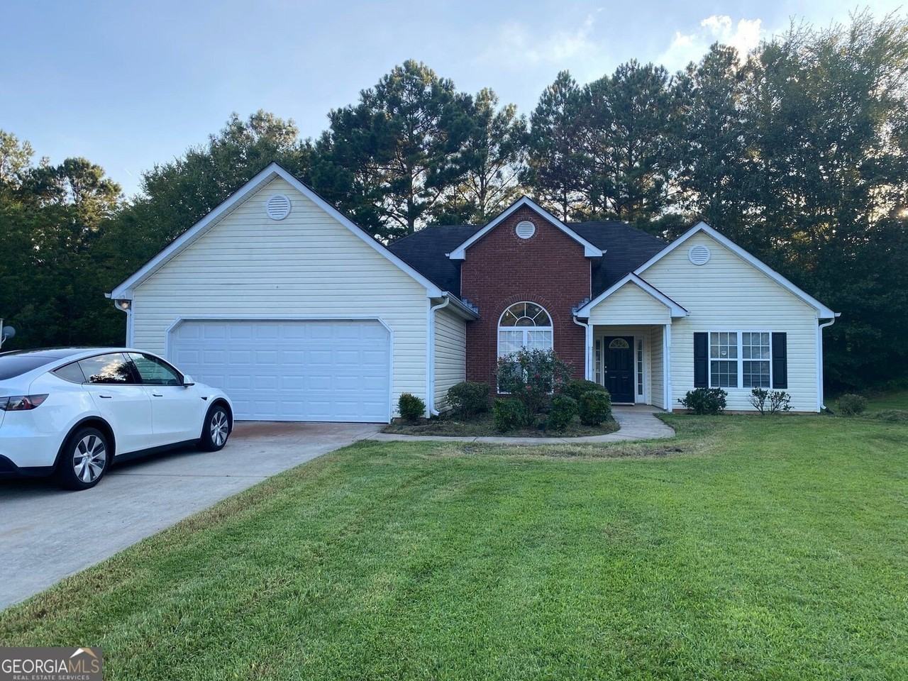 4389 Ashlyn Rebecca Dr - Photo 2 of 34