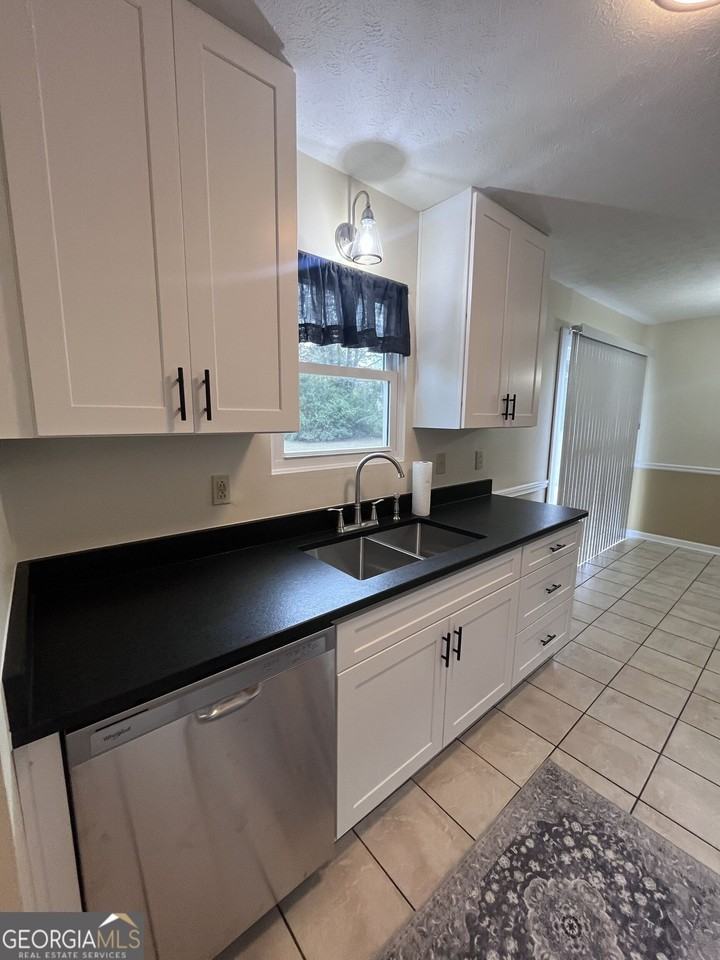 31 Oak St - Photo 7 of 28
