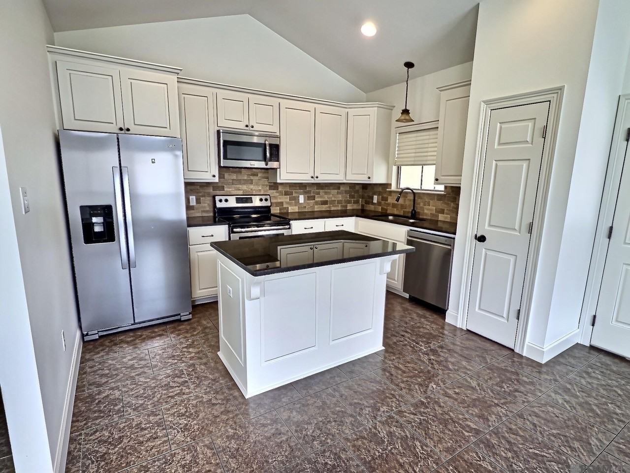 39416 Woodlake Dr - Photo 6 of 16