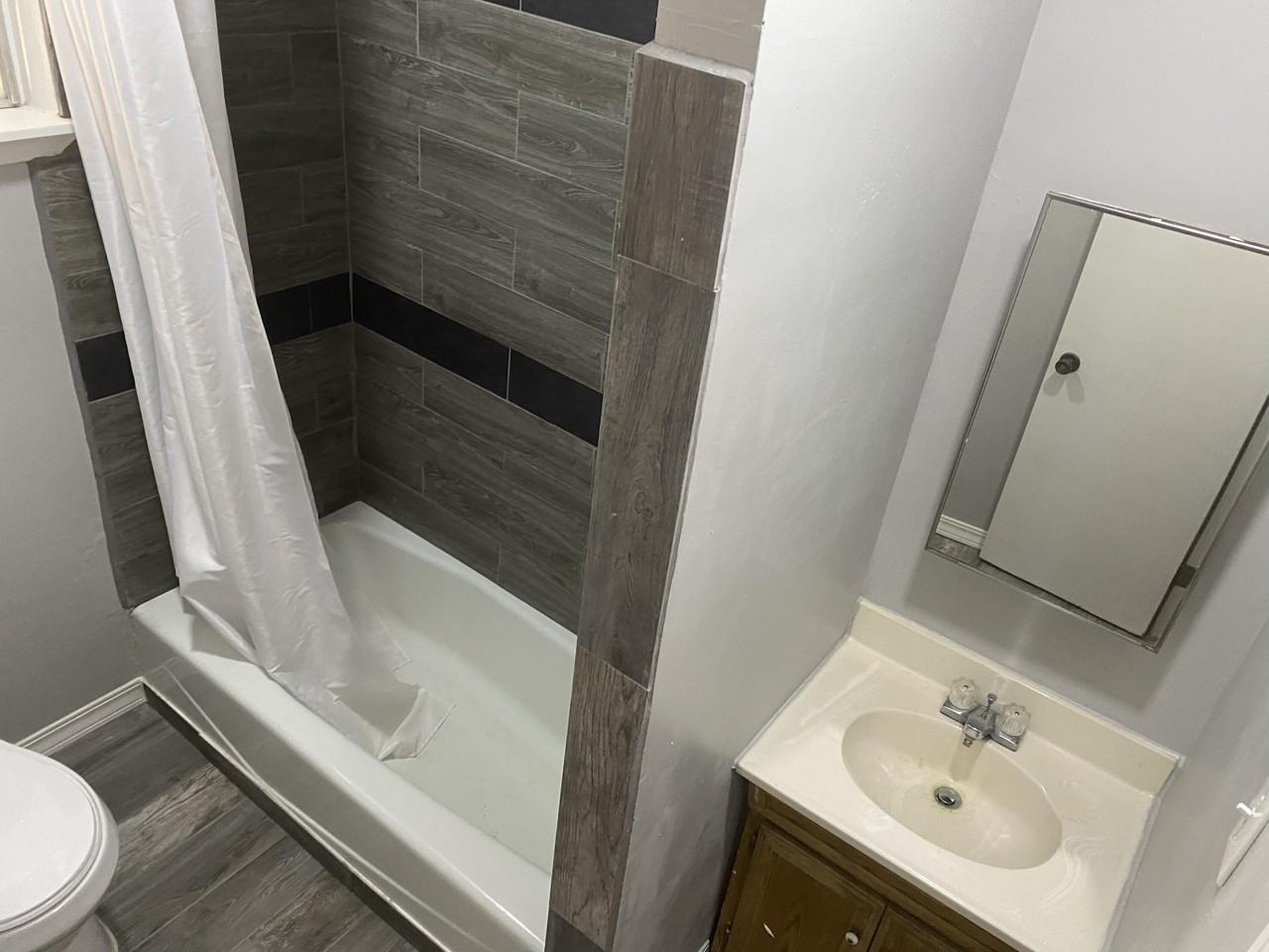 1408 Arizona Ave #D - Photo 2 of 12