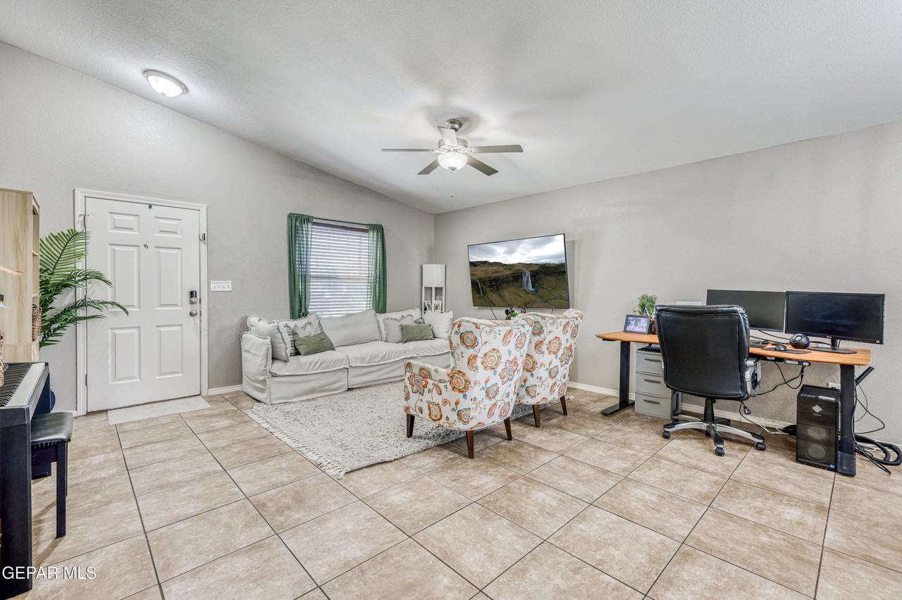 7105 Copper Canyon Dr - Photo 5 of 42