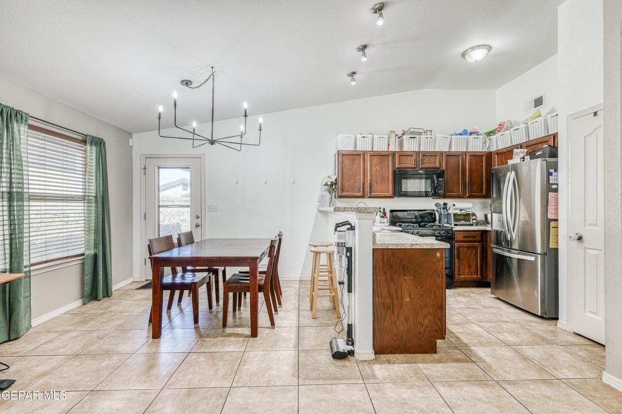 7105 Copper Canyon Dr - Photo 6 of 42