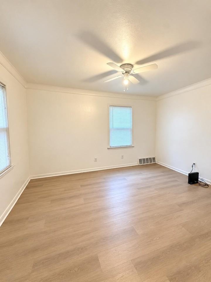 1819 Richmond Ave - Photo 3 of 13