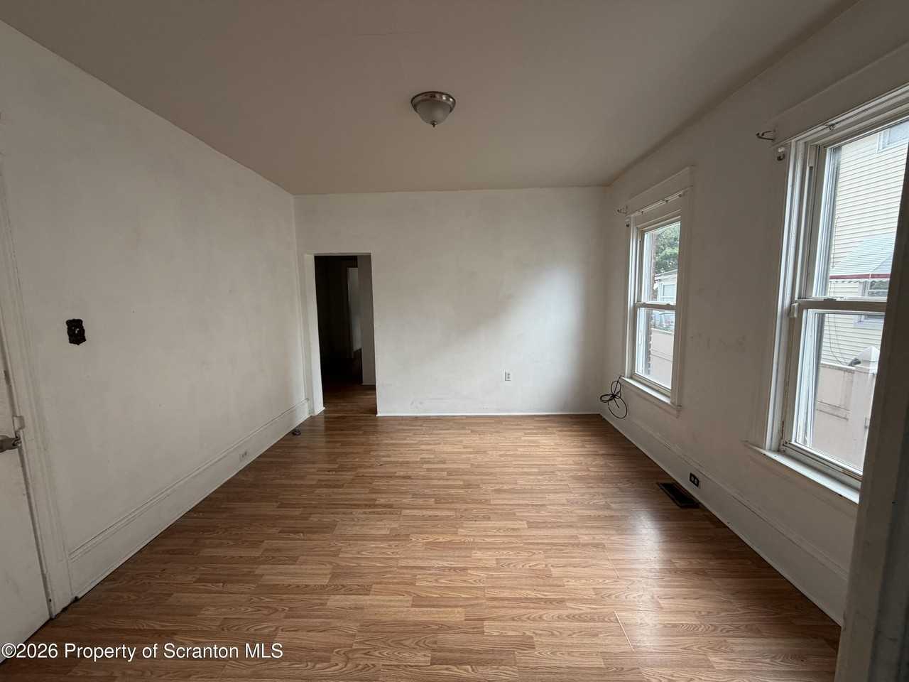 62 S Grant St - Photo 3 of 8