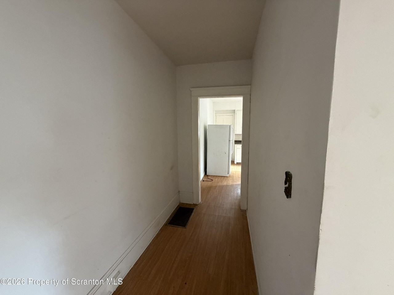 62 S Grant St - Photo 4 of 8