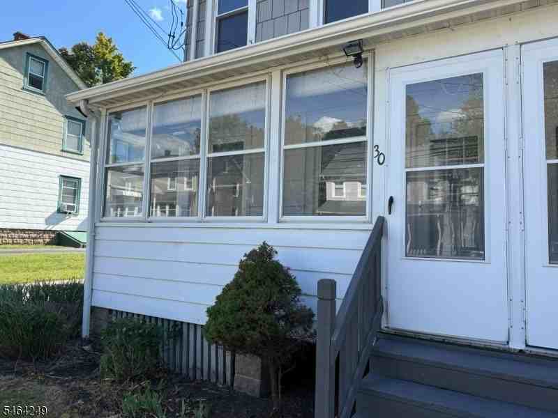 30 Willard St - Photo 2 of 30