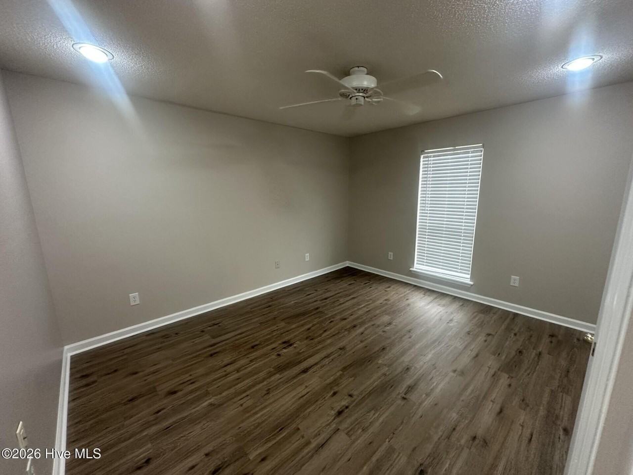 309 Timberidge Dr - Photo 4 of 13