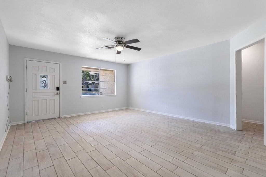 1107 Donna Kay Dr - Photo 3 of 50