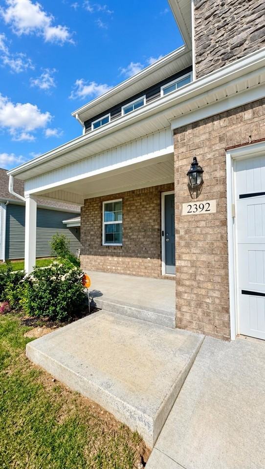 2392A Huntly Pl - Photo 2 of 36