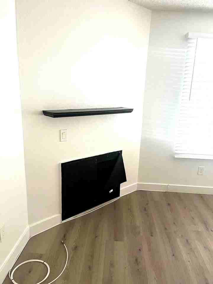 20208 Leadwell St - Photo 3 of 10