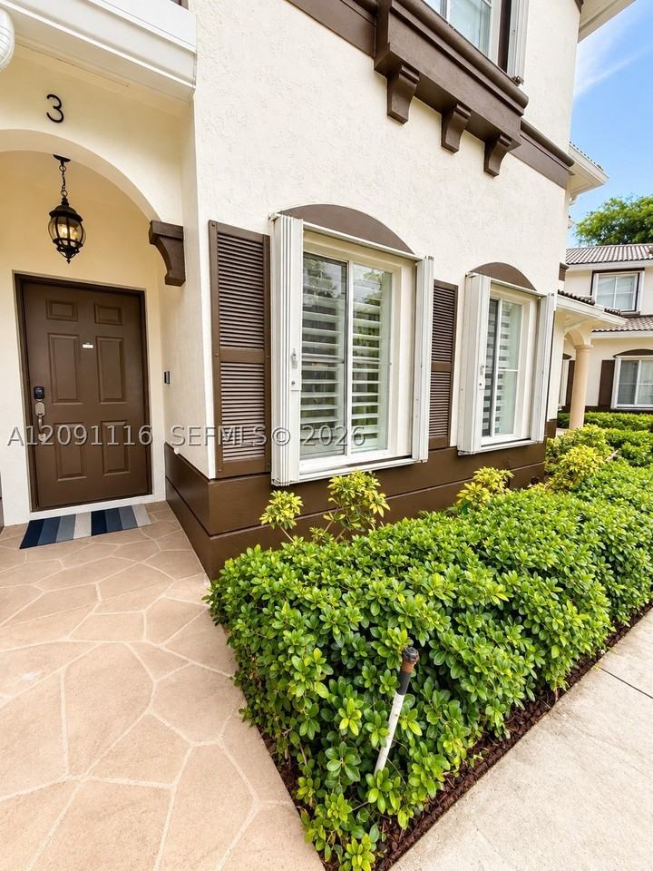 9014 W Flagler St #3 - Photo 3 of 35