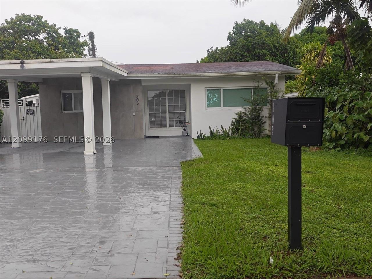 305 Nw 122nd St - Photo 3 of 49