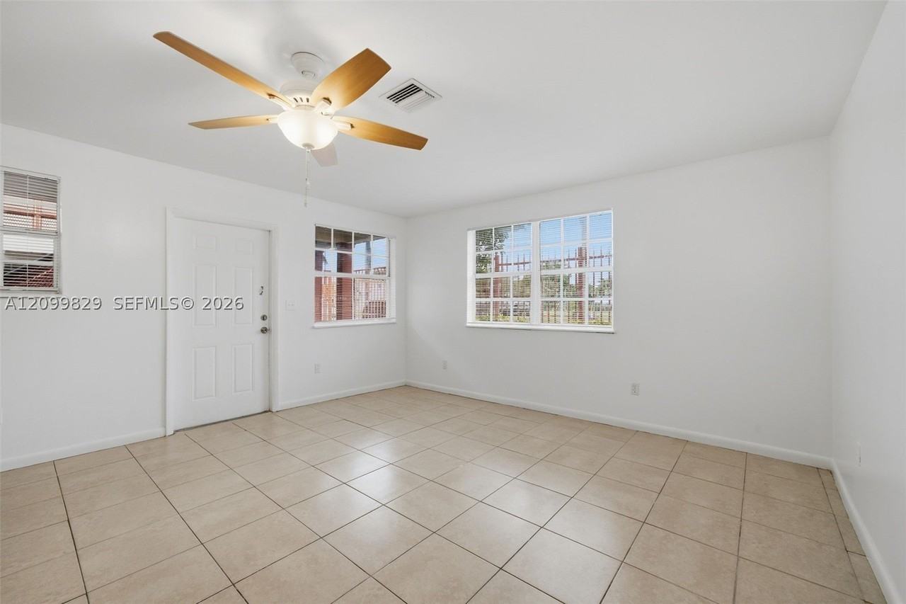 14220 Nw 22nd Ave #1 - Photo 5 of 33