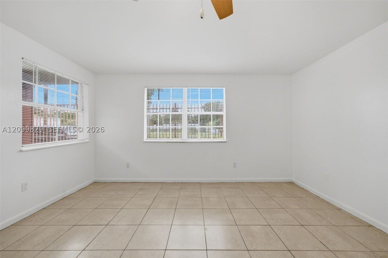 14220 Nw 22nd Ave #1 - Photo 6 of 33