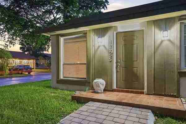 12255 Sw 118th Ln #0 - Photo 3 of 16