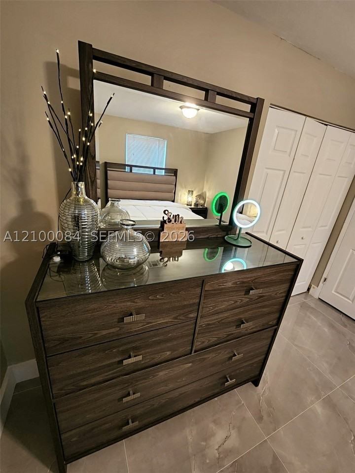 5650 Ne 8th Ave - Photo 2 of 15