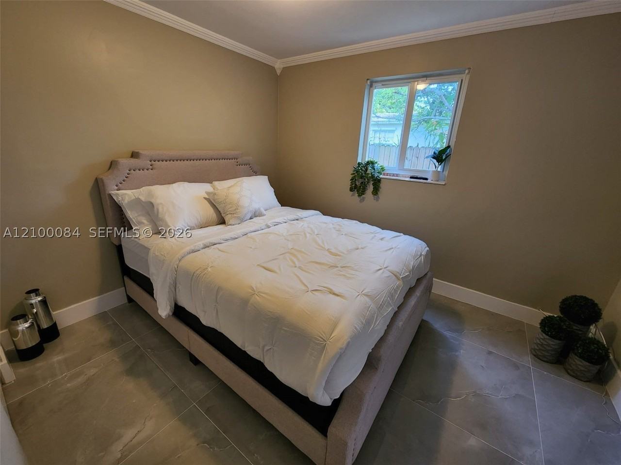 5650 Ne 8th Ave - Photo 7 of 15