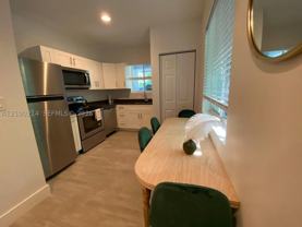 427 Nw 34th St #2 - Photo 1 of 1