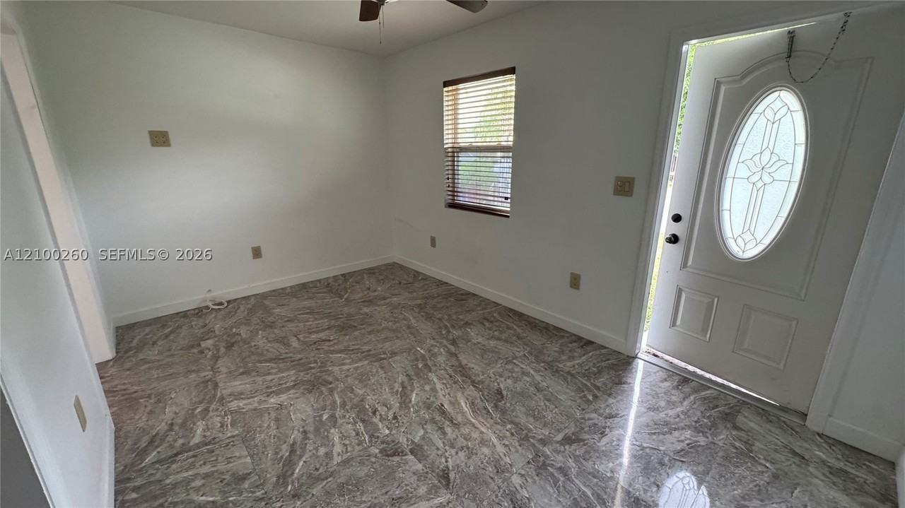 3414 Sw 25th St - Photo 5 of 14