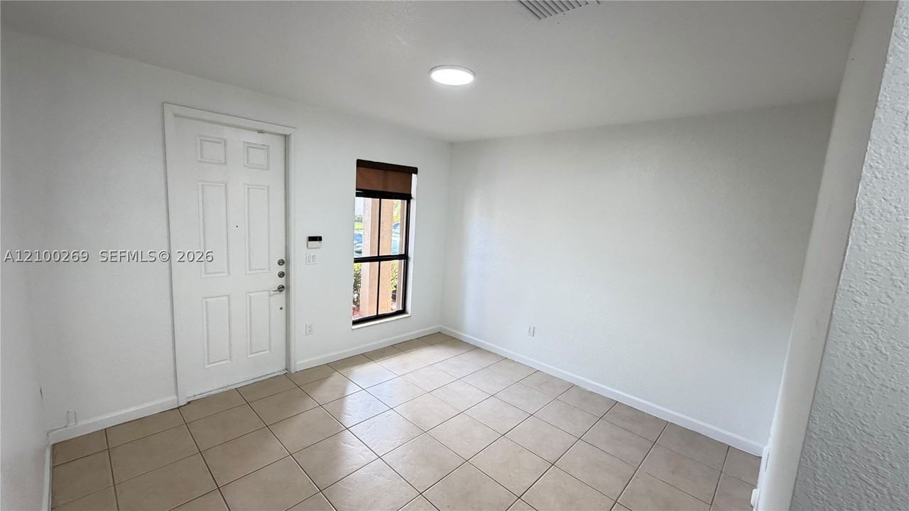 11467 Sw 236th Ln - Photo 6 of 39