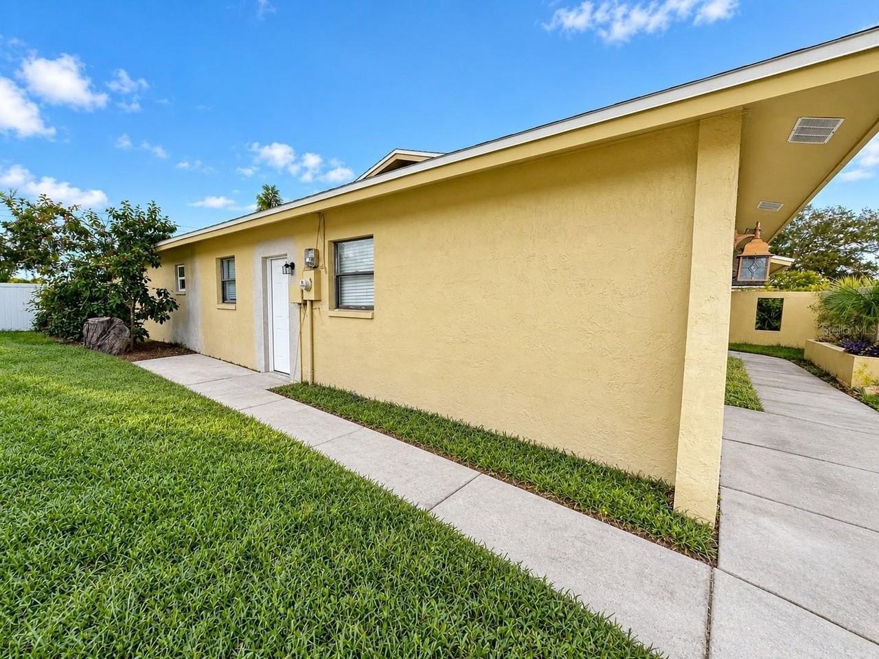 902 W Shannon Ct - Photo 4 of 31