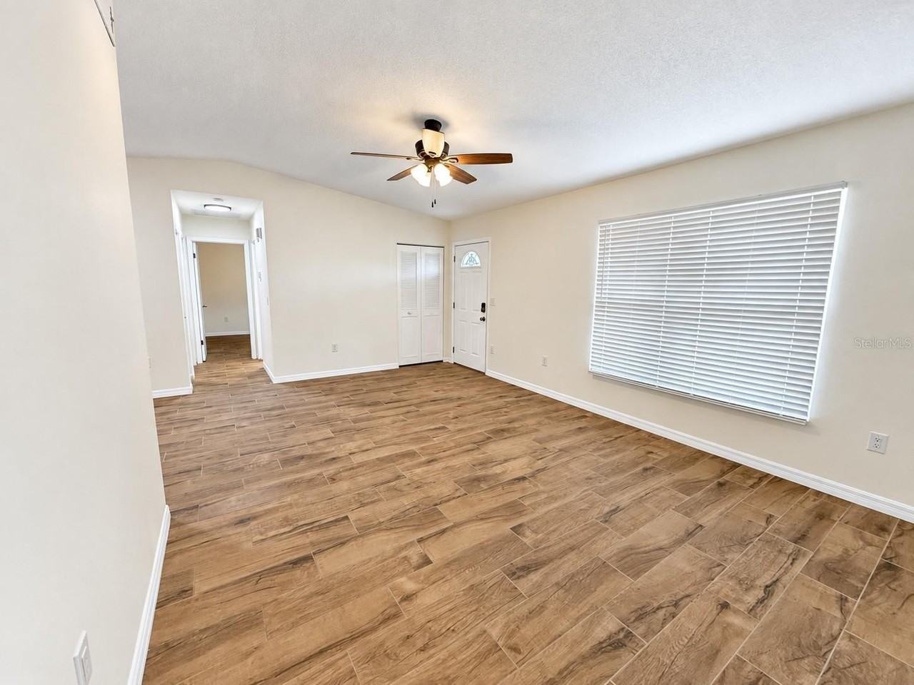902 W Shannon Ct - Photo 7 of 31
