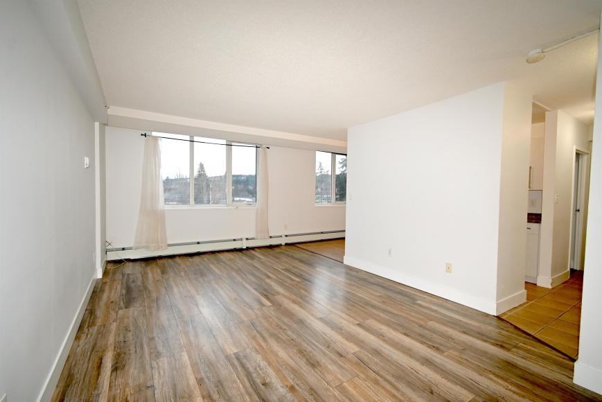1501 Queensway Apts. - Photo 2 of 10
