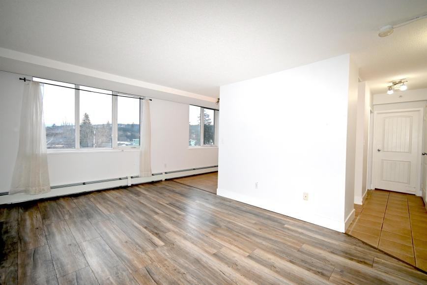 1501 Queensway Apts. - Photo 3 of 10