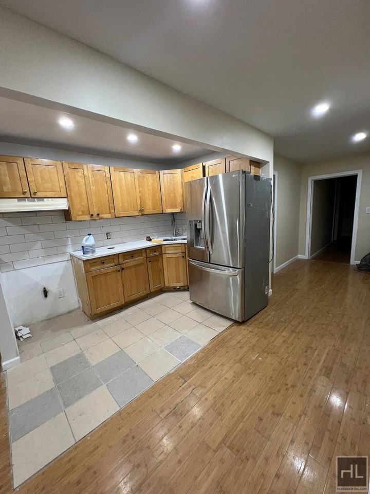 445 E 139th St - Photo 3 of 10