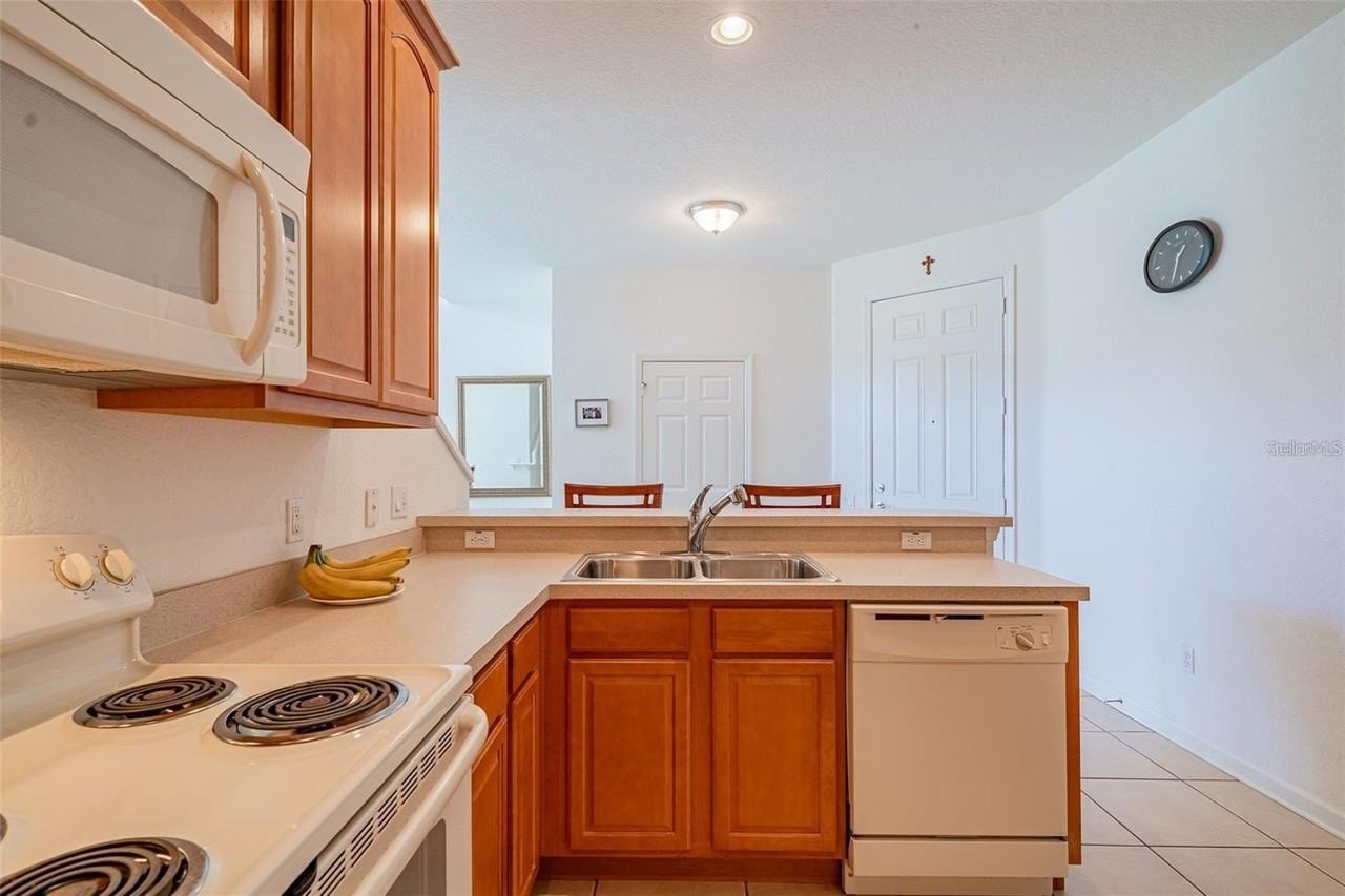 1605 Shallcross Ave - Photo 4 of 21
