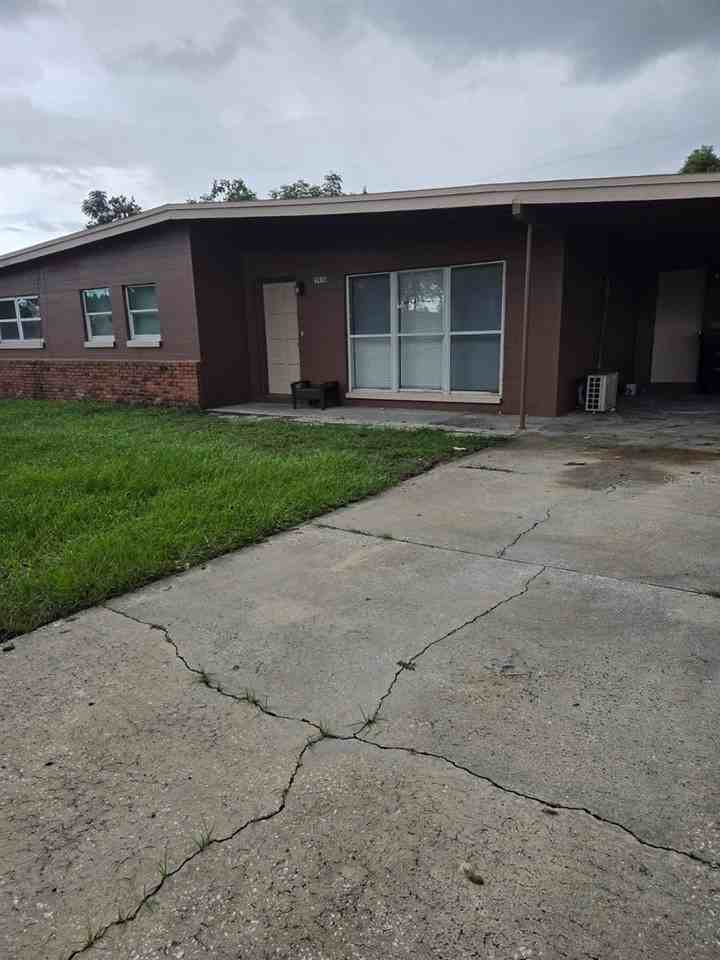 5930 Forest Grove Blvd - Photo 4 of 19