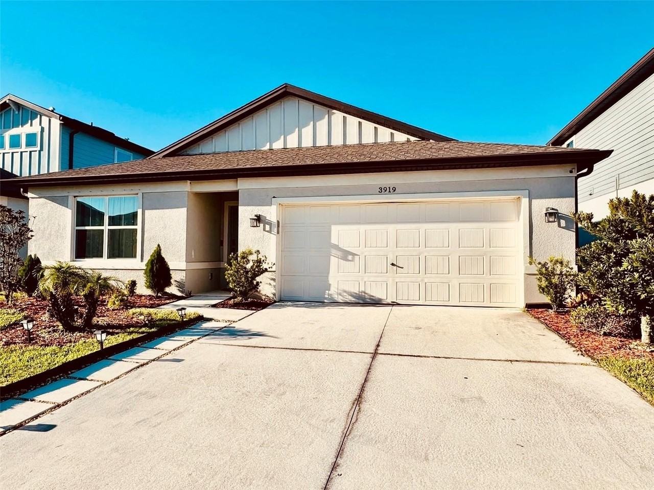 3919 Capri Coast Dr - Photo 2 of 16