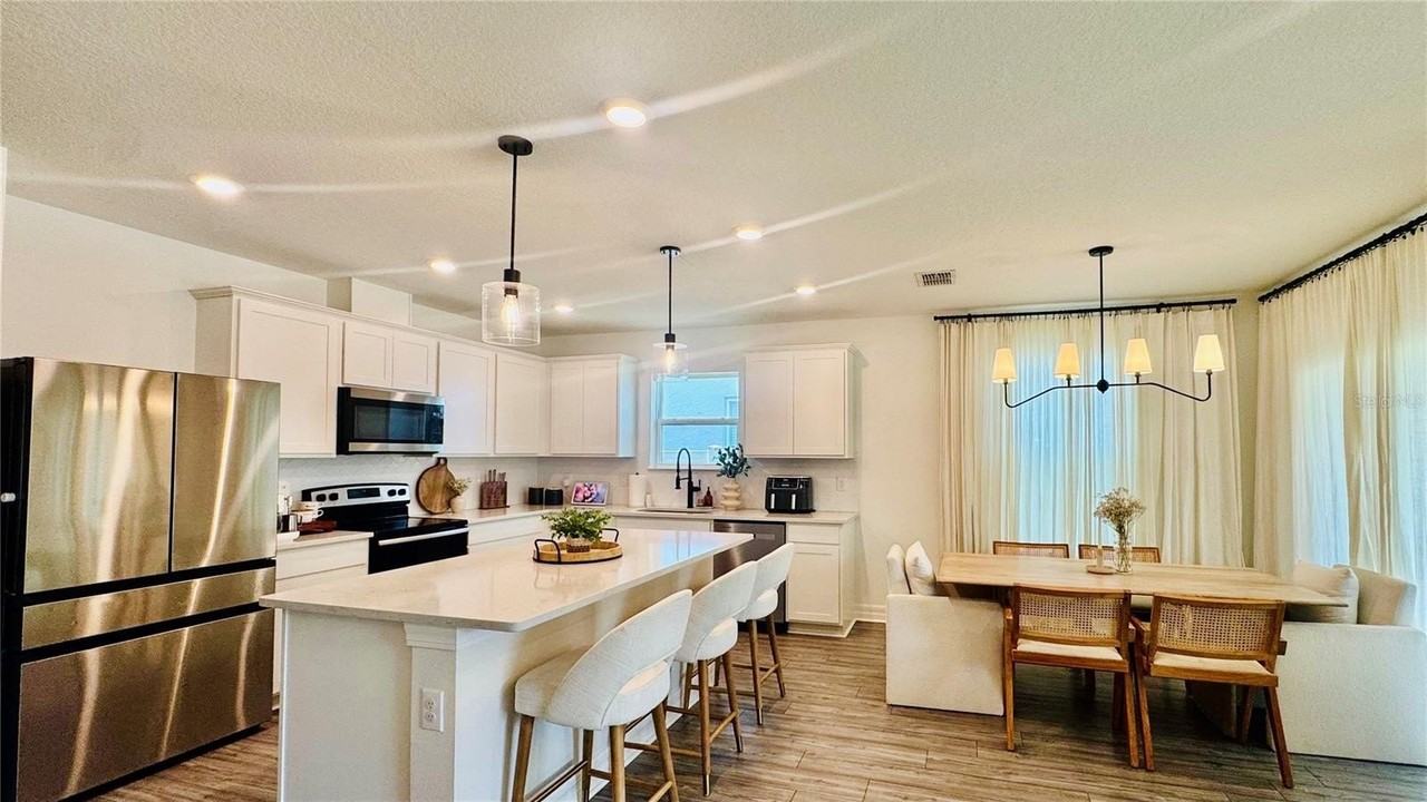 3919 Capri Coast Dr - Photo 3 of 16